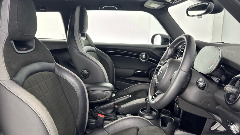 MINI Hatchback 1.5 Cooper Sport 3dr Auto Petrol Hatchback